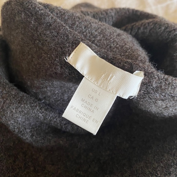 H&M Dark Brown Charcoal Turtleneck Sweater - Picture 2 of 7